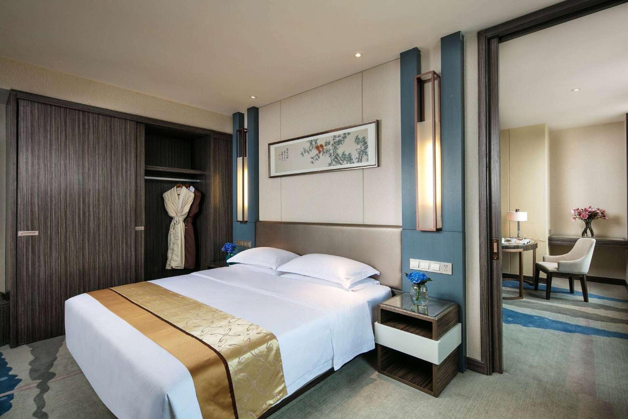 Отель Ramada Heze Экстерьер фото